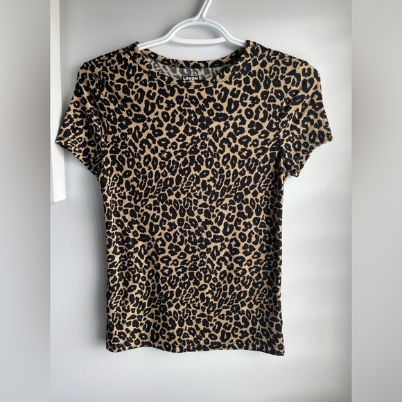 💖(2 for $15)💖 Trendy Cheetah Print T-Shirt - Picture 2 of 4